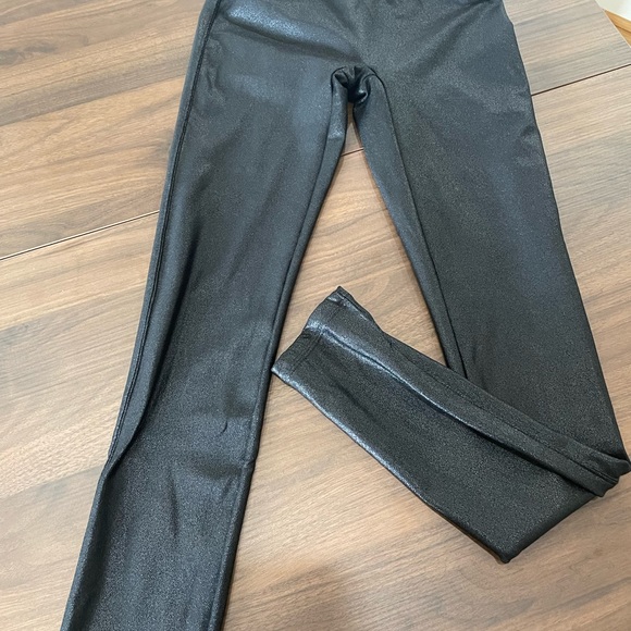 Retro Gong Faux Leather Leggings - Picture 4 of 5